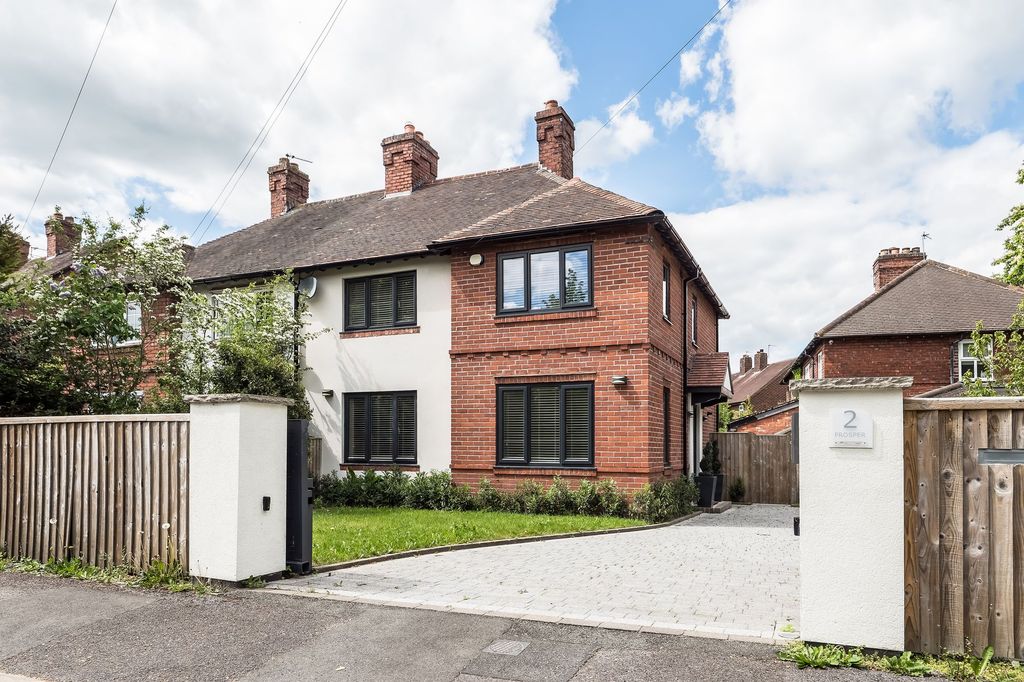 3 bed semi-detached house for saleCrescent Road, Alderley Edge SK9