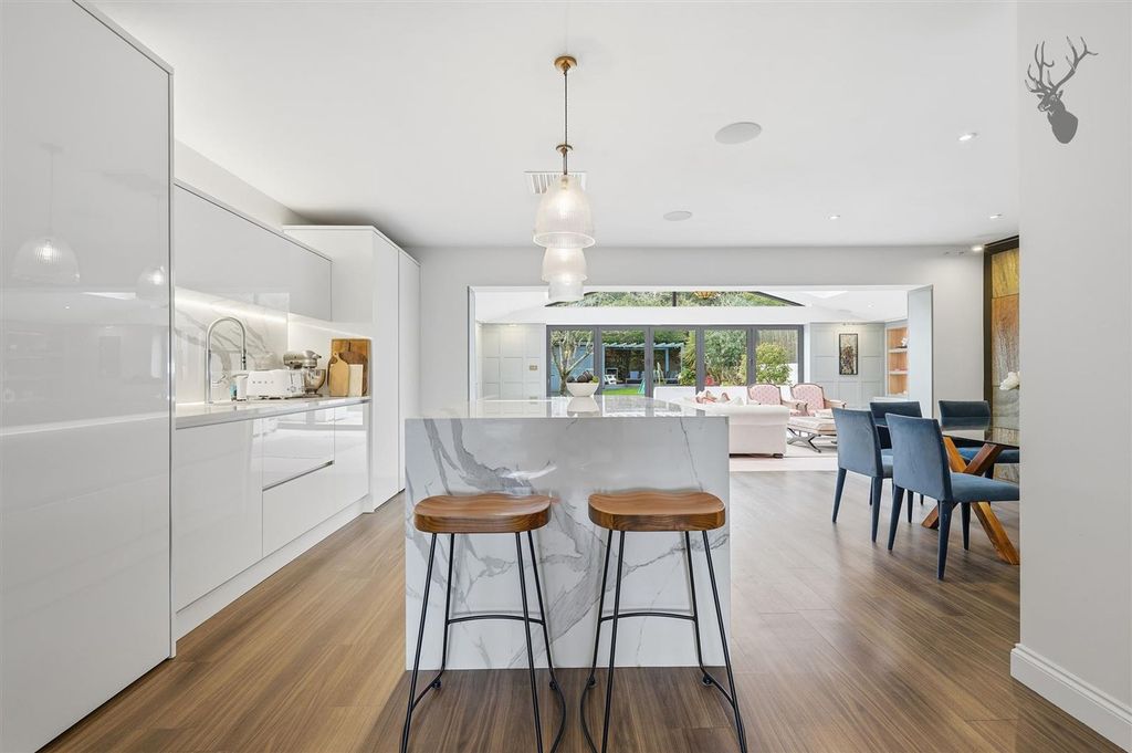 Additional image 10 of 4 bed detached house for saleRussell Road, Buckhurst Hill IG9