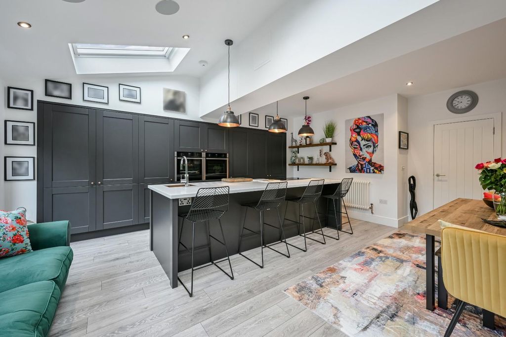 Additional image 10 of 4 bed property for saleSandersfield Road, Banstead SM7