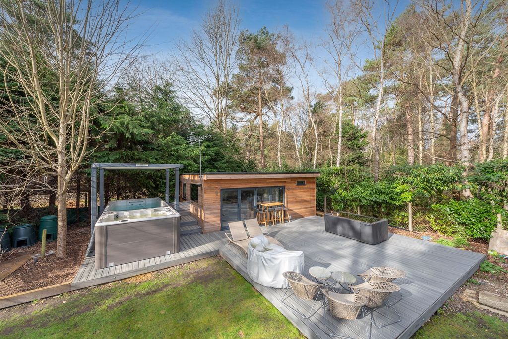 Additional image 16 of 6 bed detached house for saleLlanvair Drive, Ascot SL5