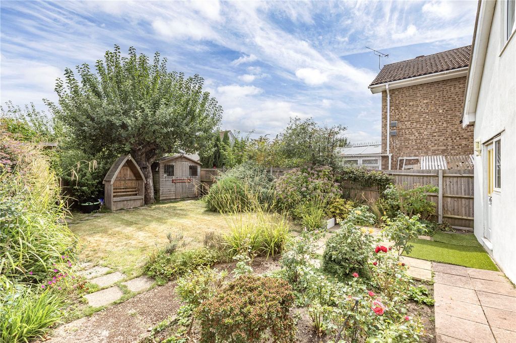 Additional image 7 of 5 bed detached house for salePinewood Avenue, New Haw, Addlestone, Surrey KT15