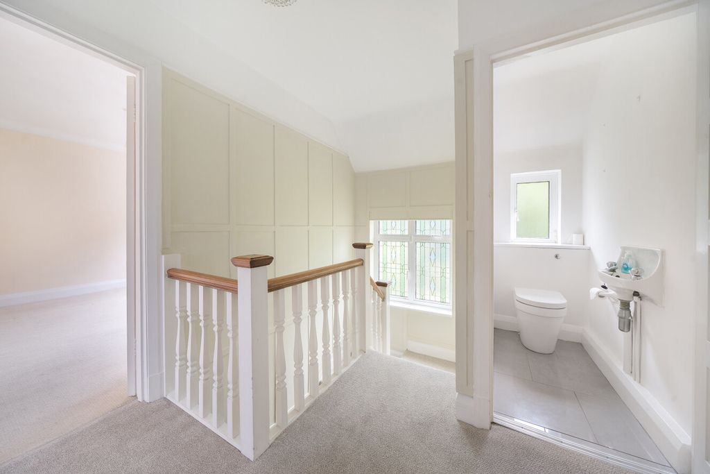 Additional image 9 of 4 bed detached house for saleDen Close, Beckenham BR3