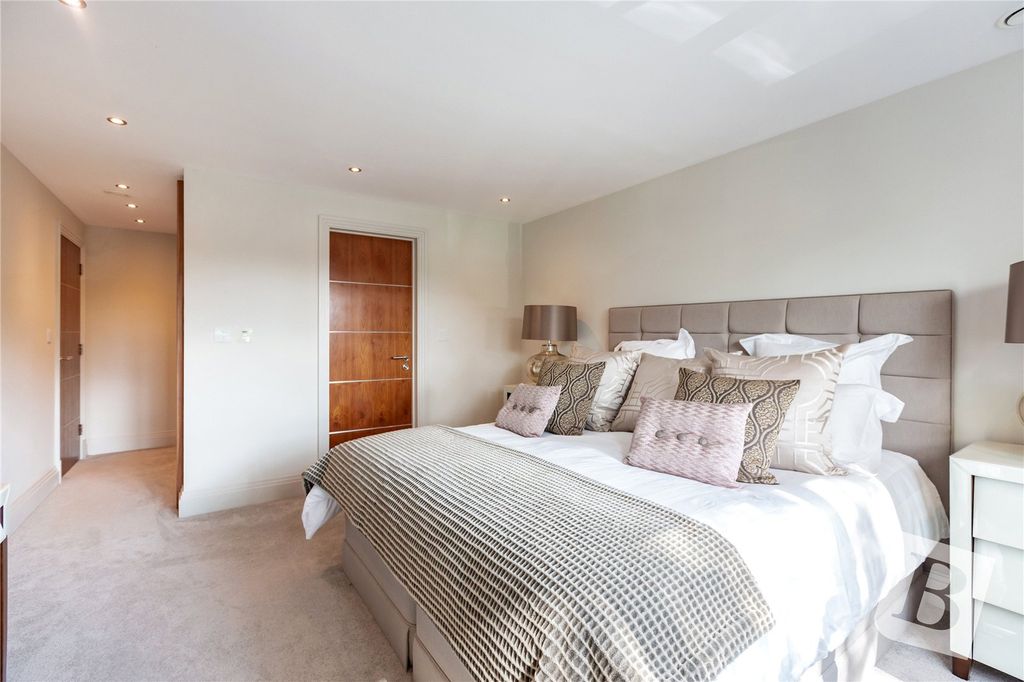 Additional image 26 of 5 bed detached house for saleNelmes Road, Emerson Park RM11