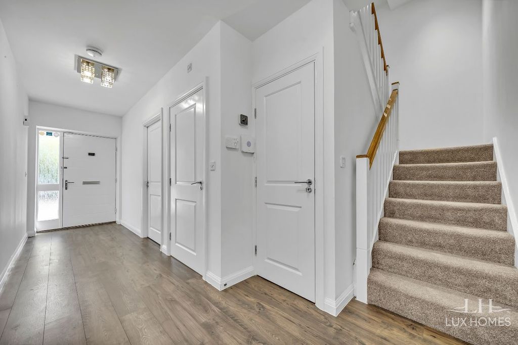 Additional image 4 of 5 bed detached house for salePinnacle Hill, Bexleyheath DA7