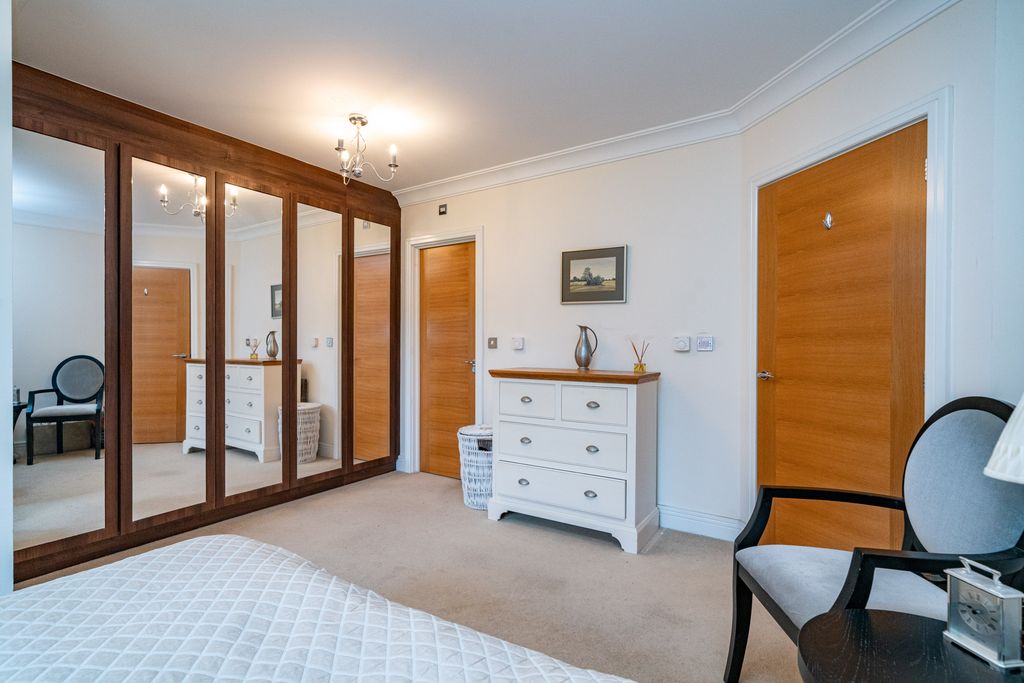 Additional image 9 of 2 bed flat for saleChesham Road, Berkhamsted HP4