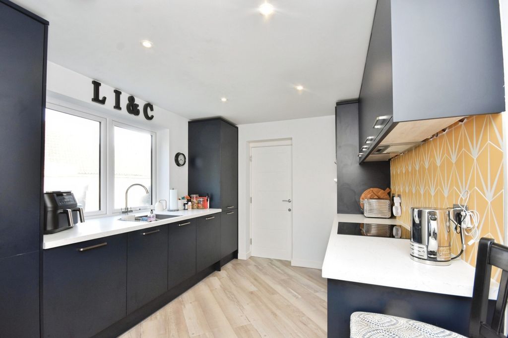 Additional image 3 of 4 bed detached bungalow for saleRosemary Avenue, Broadstairs, Kent CT10