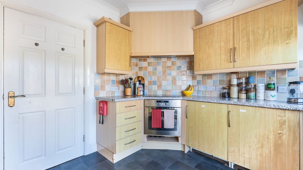 Additional image 5 of 2 bed flat for saleApt. 2 Charles Street Close, Peel IM5
