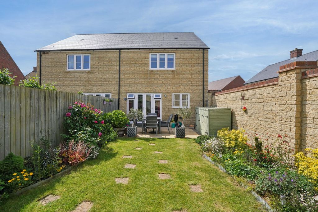 Additional image 13 of 3 bed semi-detached house for saleShergold Road, Bampton OX18