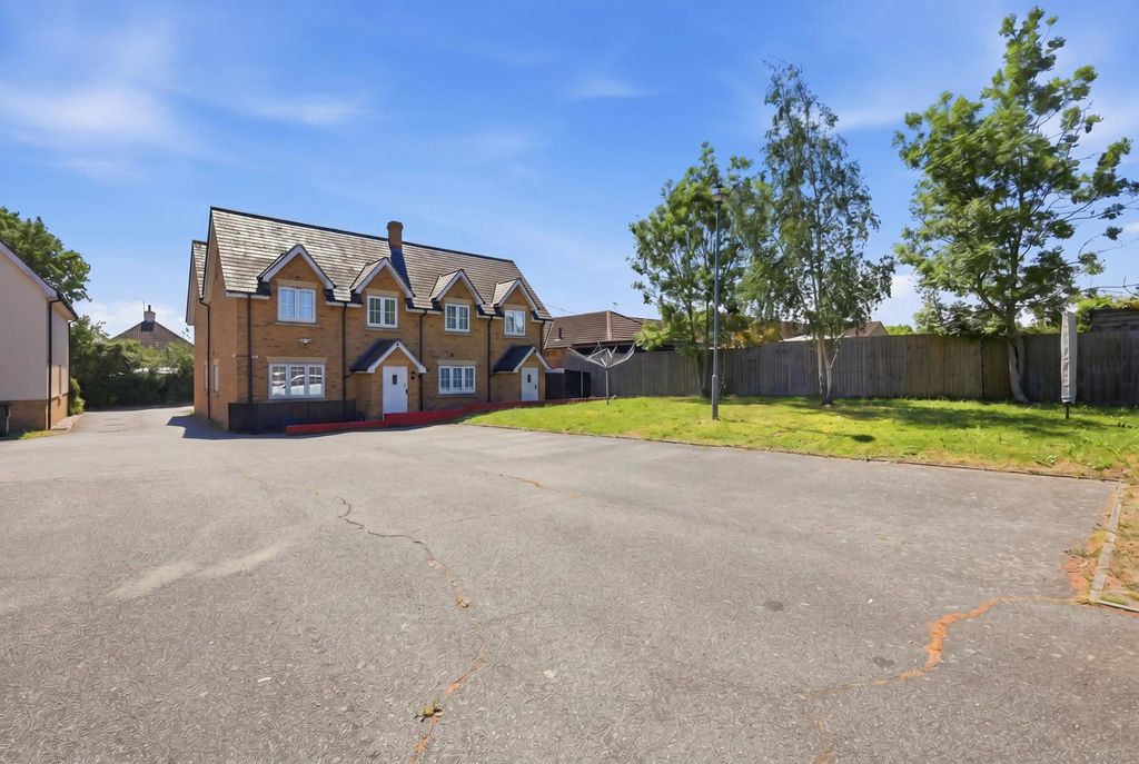 Additional image 14 of 2 bed flat for saleHampton Court, Basildon SS15
