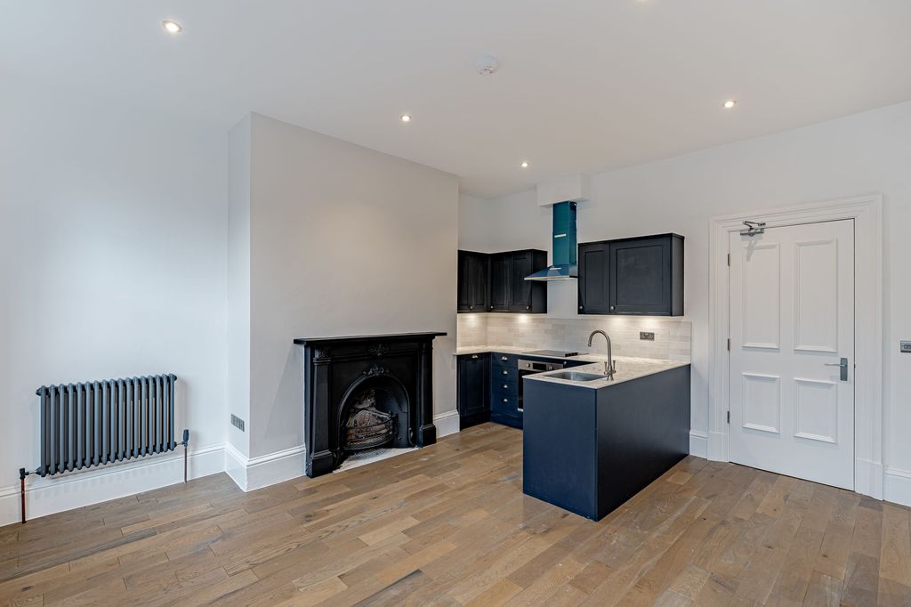 Additional image 3 of 2 bed flat for saleApartment 3, 16 Victoria Place, Carlisle CA1