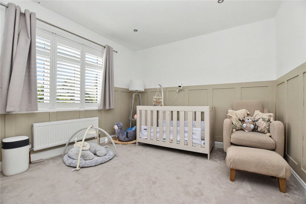 Additional image 11 of 4 bed semi-detached house for saleHaslemere Road, Bexleyheath DA7