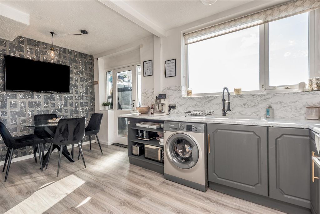 Additional image 3 of 3 bed town house for saleHighfield Close, Leeds LS12