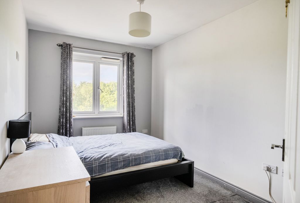 2 bed flat for saleNormandy Drive, Yate, Bristol BS37 photo 5