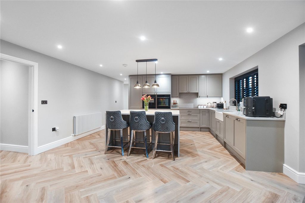 Additional image 10 of 5 bed bungalow for saleWoodlands Park, Bexley, Kent DA5