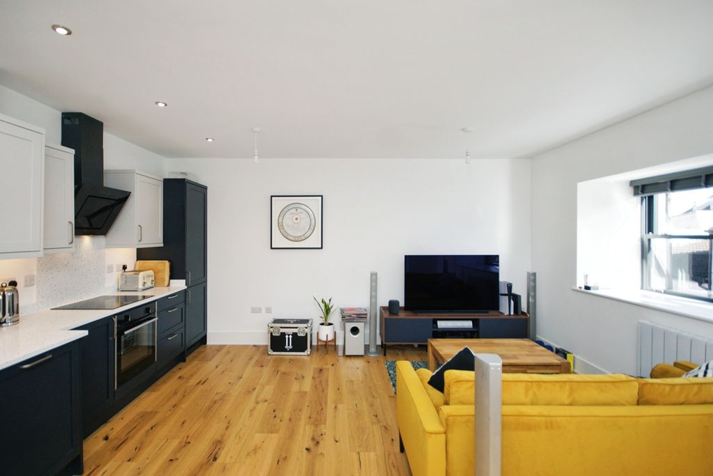 Additional image 10 of 2 bed flat for saleQuaker Lane, Bristol, Avon BS35