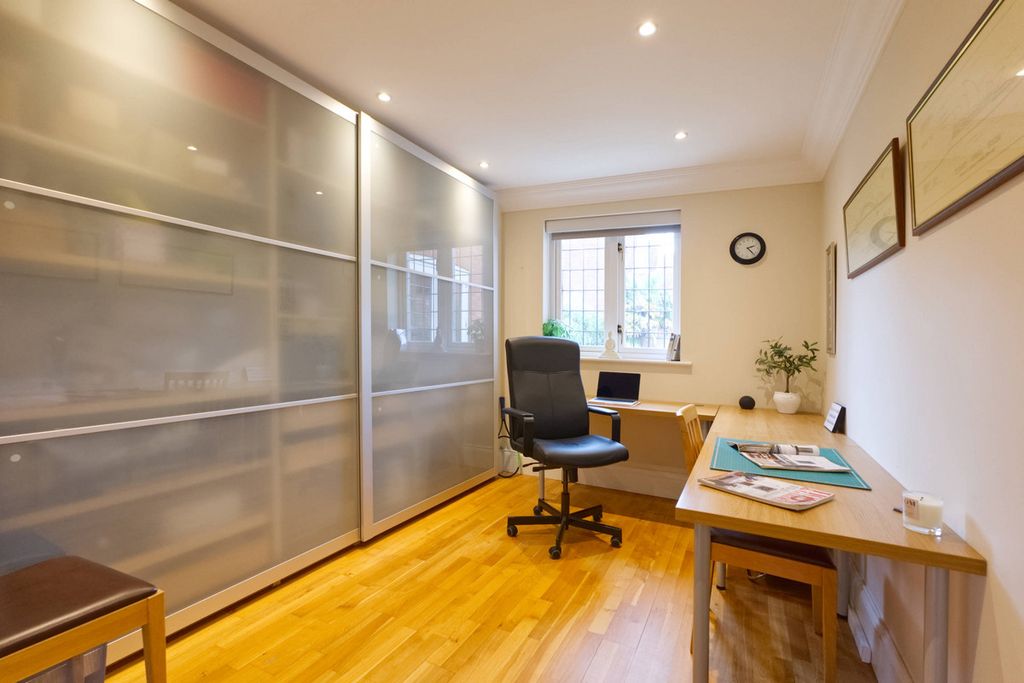 Additional image 9 of 4 bed detached house for saleOakley Gardens, Brockham Park RH3