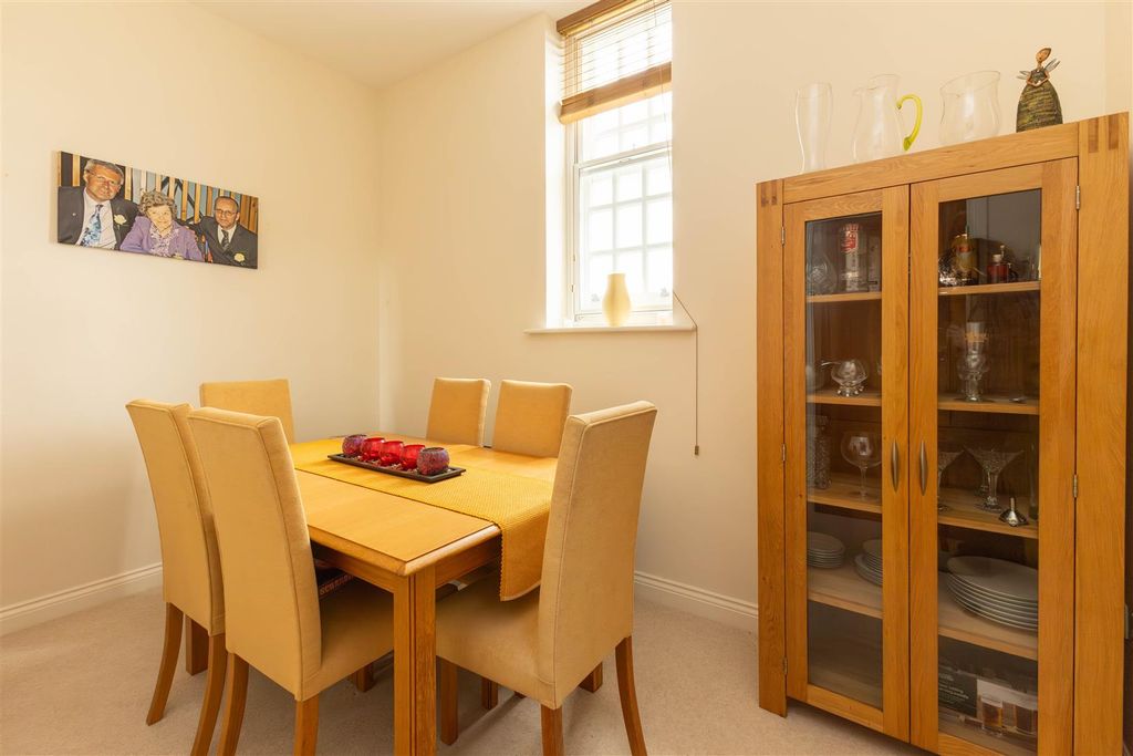 Additional image 10 of 3 bed flat for saleJames Walk, Bexhill-On-Sea TN40