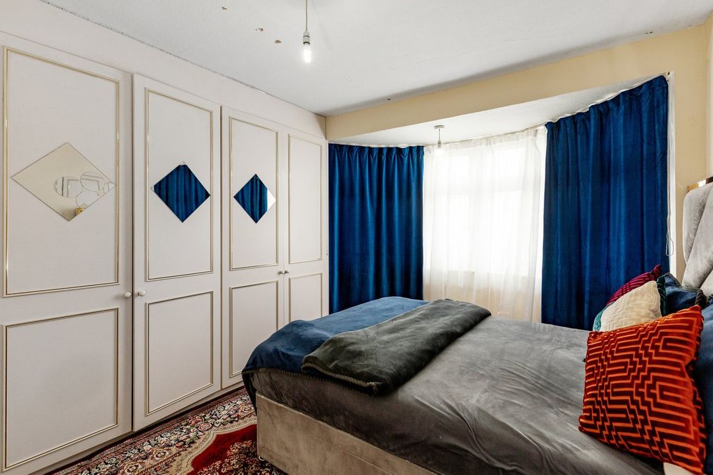 Additional image 10 of 3 bed terraced house for saleWakemans Hill Avenue, London NW9