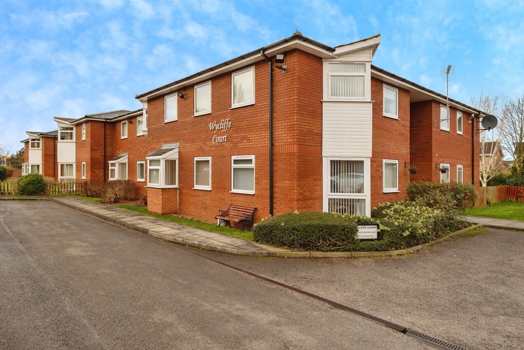 2 bed flat for saleWycliffe Court, Yarm, Durham TS15
