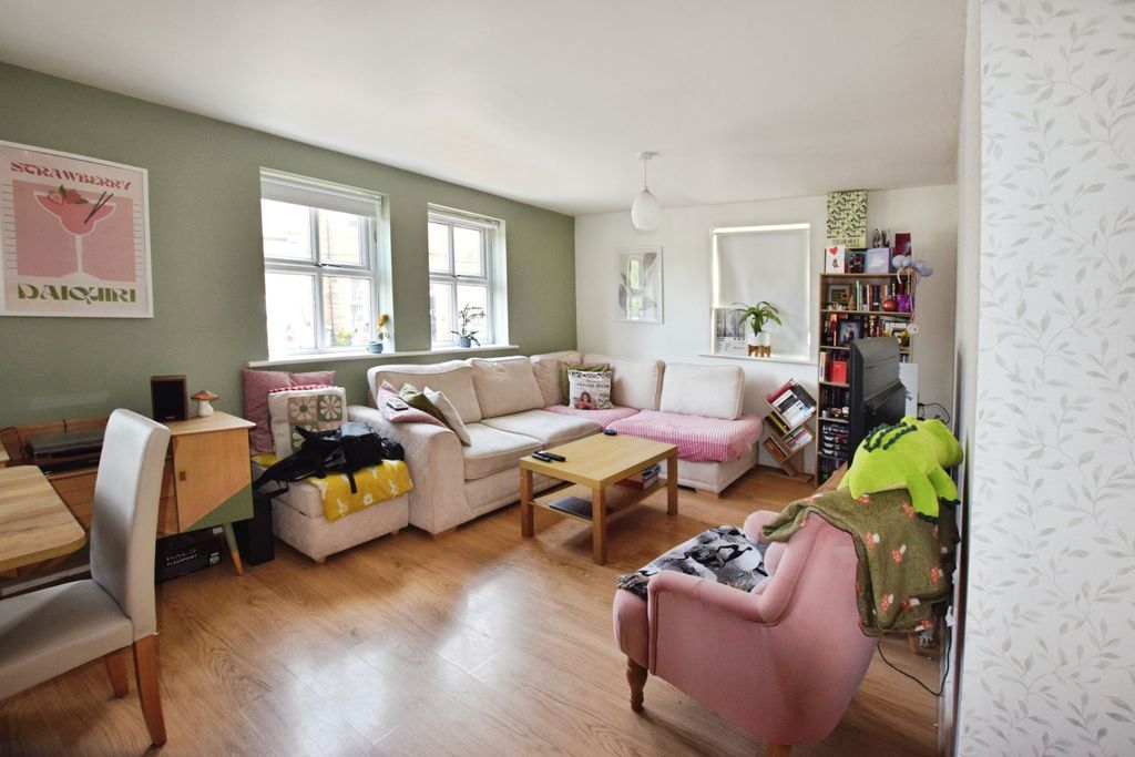 Additional image 4 of 2 bed flat for saleWellfield Mews, Dewsbury WF13