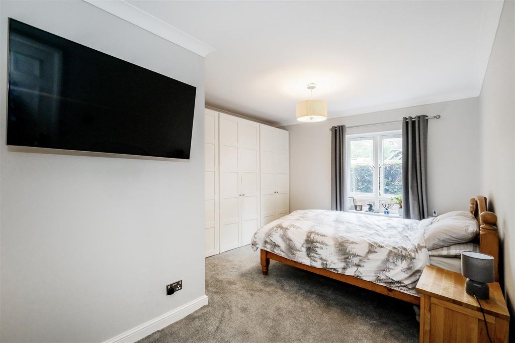 Additional image 15 of 2 bed flat for saleEpping New Road, Buckhurst Hill IG9