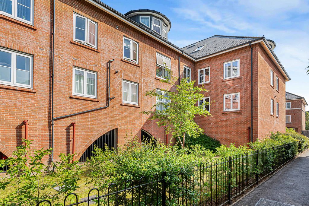 Additional image 6 of 2 bed flat for saleQuakers Court, Abingdon OX14