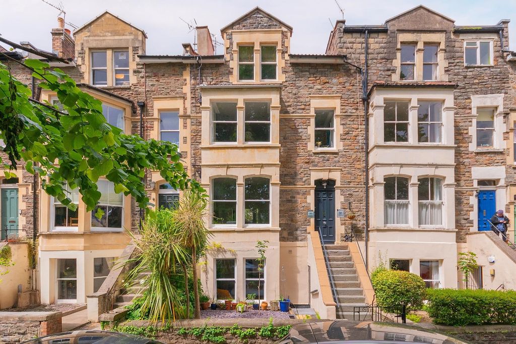 3 bed flat for saleRoyal Park, Clifton BS8 photo 2