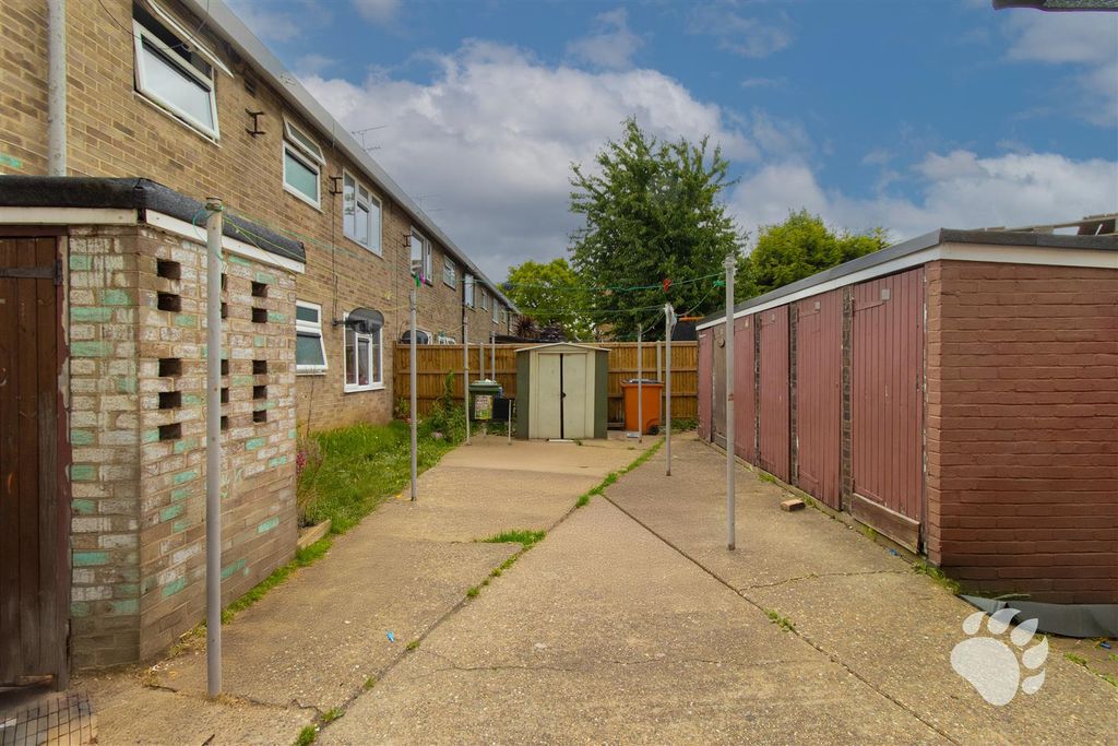 Additional image 11 of 2 bed flat for saleLong Gages, Basildon SS14