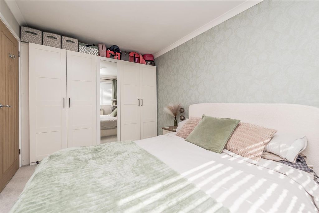 Additional image 12 of 3 bed town house for saleCliffe Park Drive, Wortley, Leeds LS12