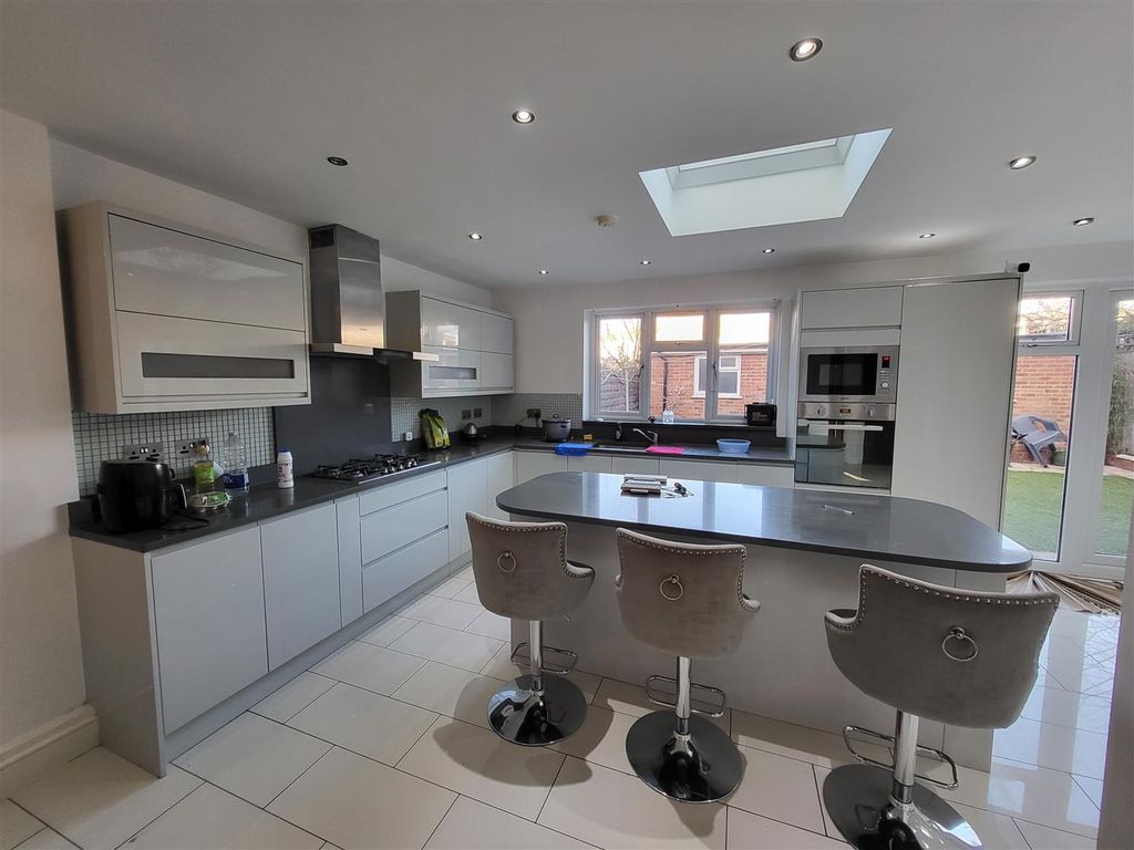 Additional image 4 of 5 bed semi-detached house for saleBrunswick Road, Bexleyheath DA6
