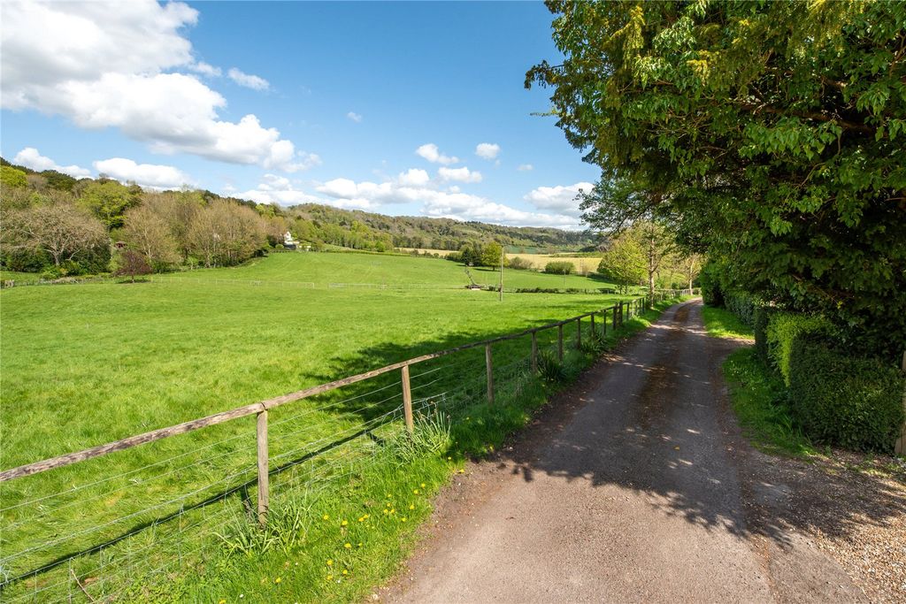 Additional image 31 of 4 bed detached house for salePebblehill Road, Betchworth, Surrey RH3