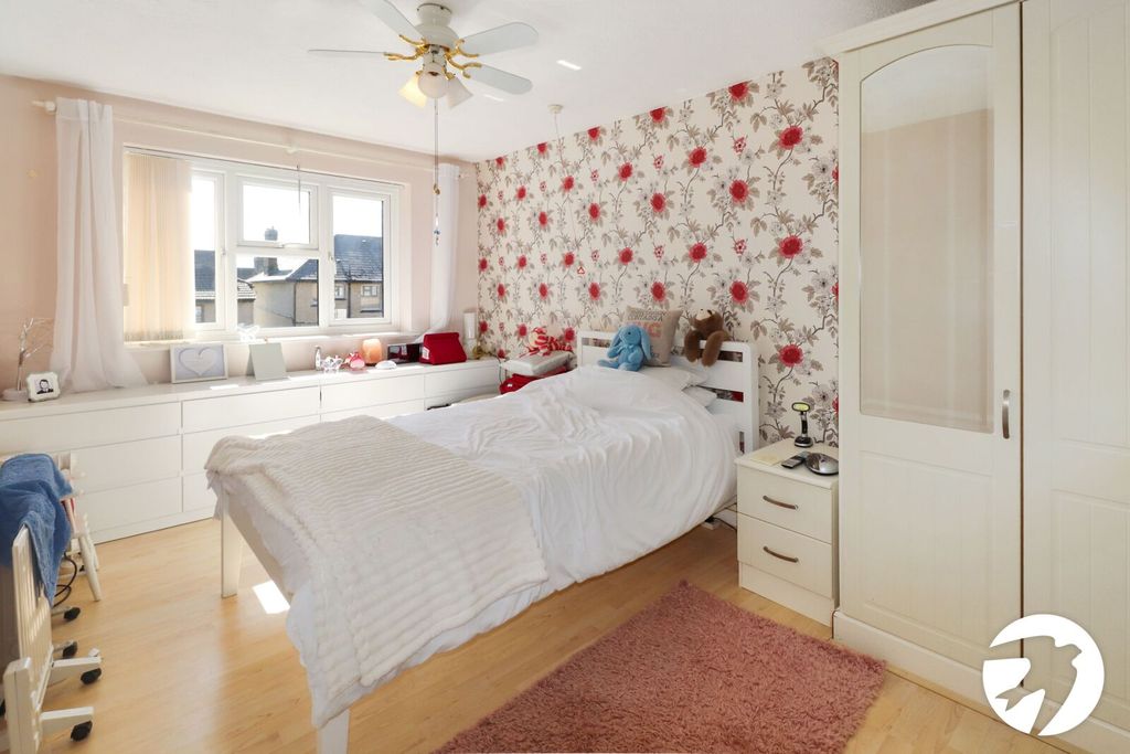 Additional image 6 of 2 bed flat for saleErith Road, Belvedere DA17