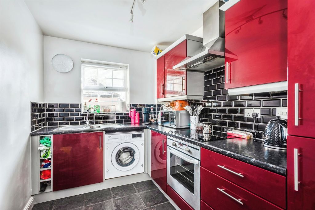 Additional image 5 of 2 bed flat for saleFlax Crescent, Carterton OX18