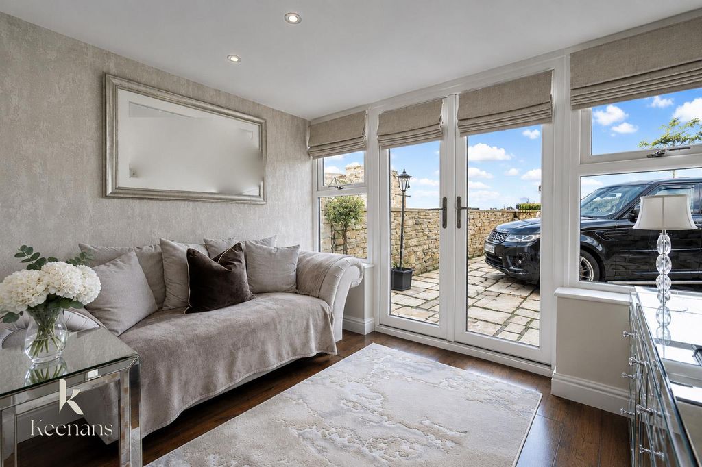 Additional image 8 of 4 bed semi-detached house for saleTong Lane, Bacup OL13