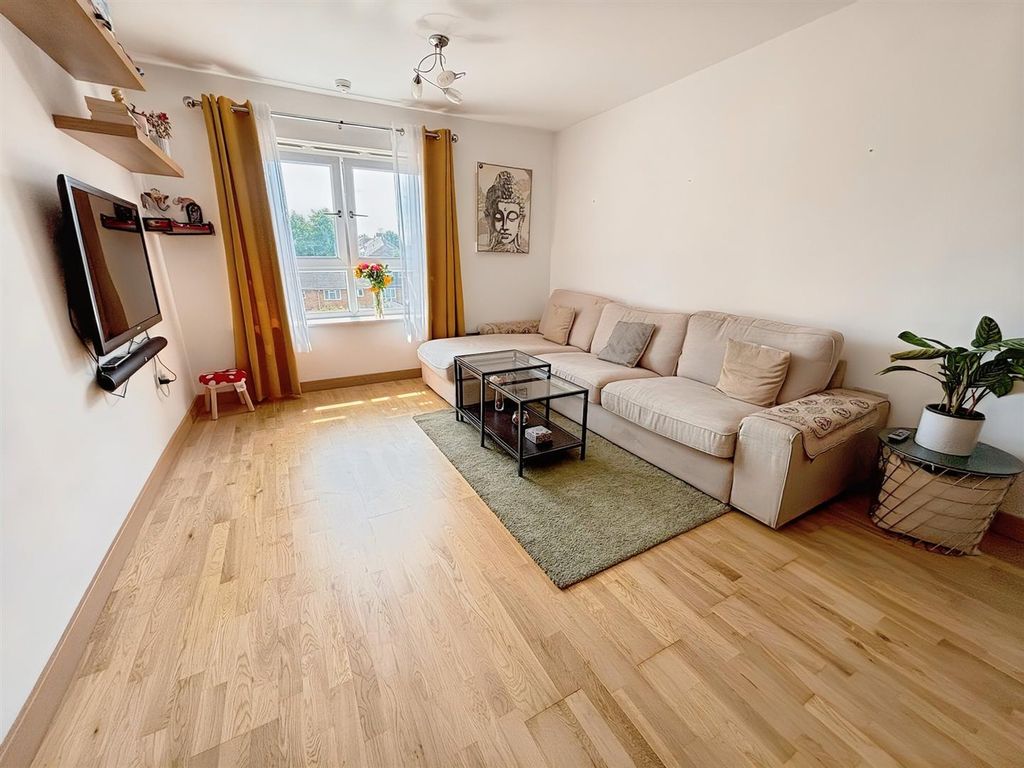 Additional image 4 of 2 bed flat for saleCherrydown East, Basildon SS16