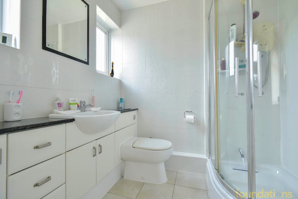 Additional image 6 of 3 bed flat for saleCollington Avenue, Bexhill-On-Sea TN39