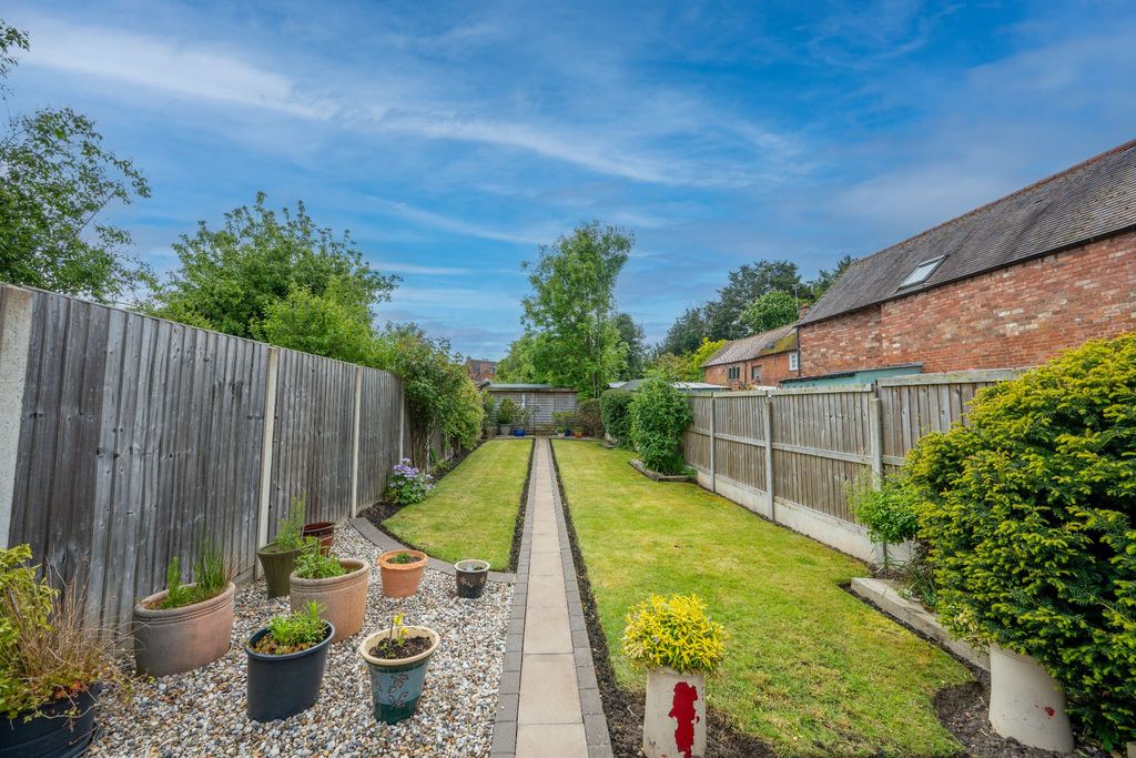 Additional image 3 of 3 bed semi-detached house for saleMoorfield Road, Alcester B49