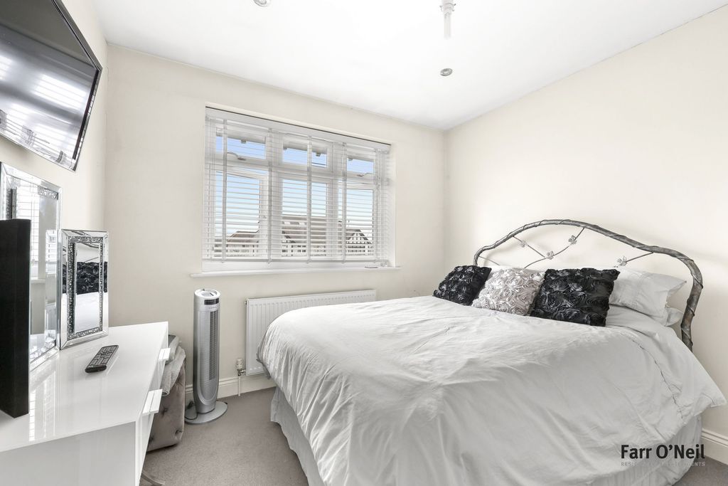 Additional image 18 of 3 bed end terrace house for salePalmerston Road, Buckhurst Hill IG9