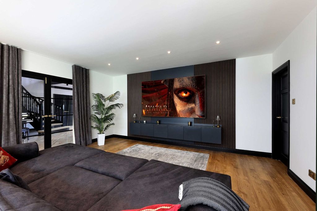 Additional image 11 of 6 bed detached house for salePenn Road, Knotty Green, Beaconsfield, Buckinghamshire HP9