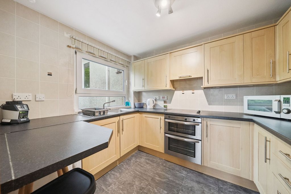 Additional image 4 of 2 bed flat for sale4 Lomond Court, Helensburgh G84