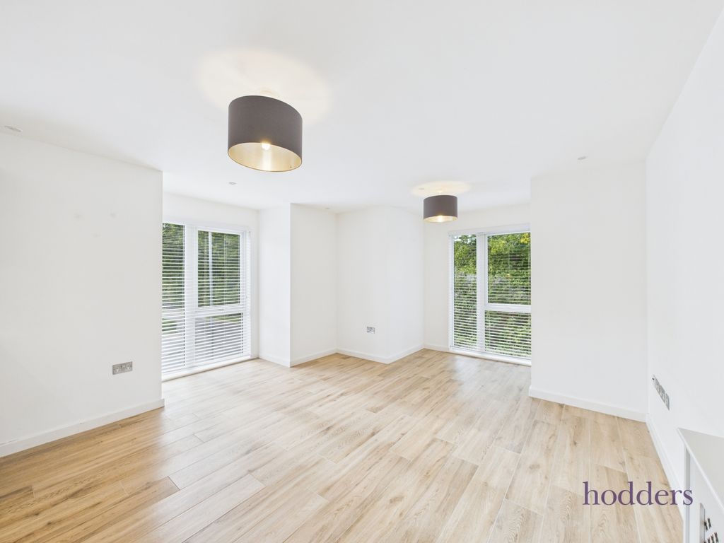 2 bed flat for saleStrawberry Fields, Addlestone, Surrey KT15 photo 2