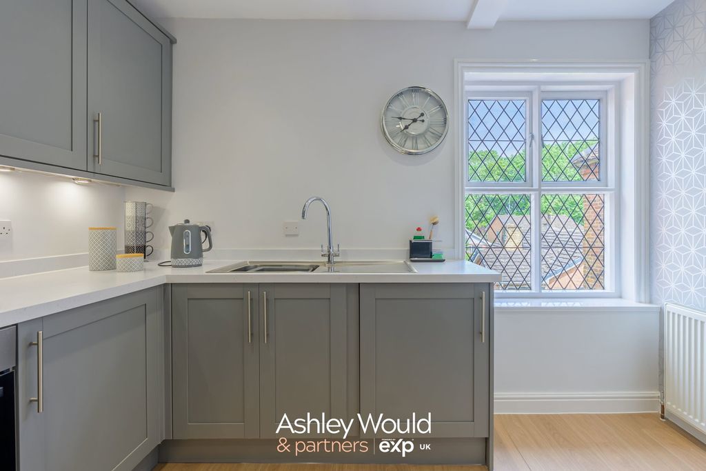 Additional image 8 of 2 bed flat for salePark Lane, Bewdley DY12