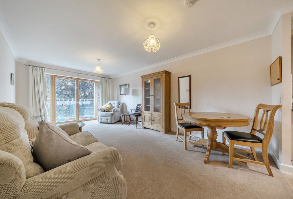 Additional image 2 of 2 bed flat for saleFernleigh, Buttercross Lane, Witney, Oxfordshire OX28