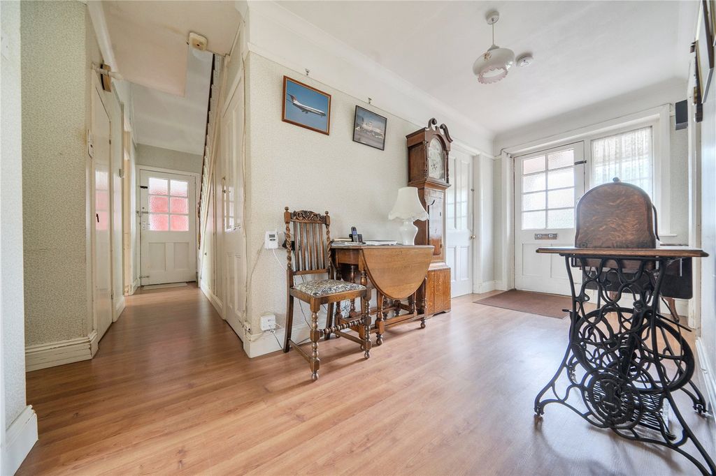 Additional image 8 of 3 bed bungalow for saleQueens Road, Alton, Hampshire GU34