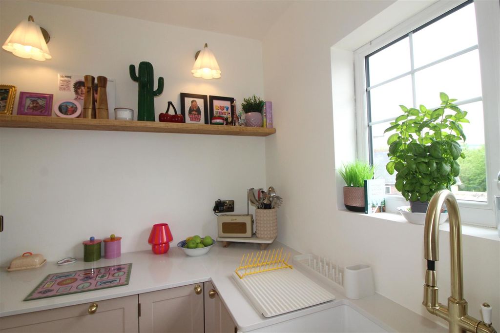 Additional image 3 of 3 bed detached bungalow for saleManor Road, Pontllanfraith, Blackwood NP12