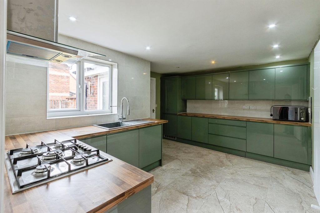 Additional image 6 of 6 bed detached house for saleElmwood Way, Barnsley S75