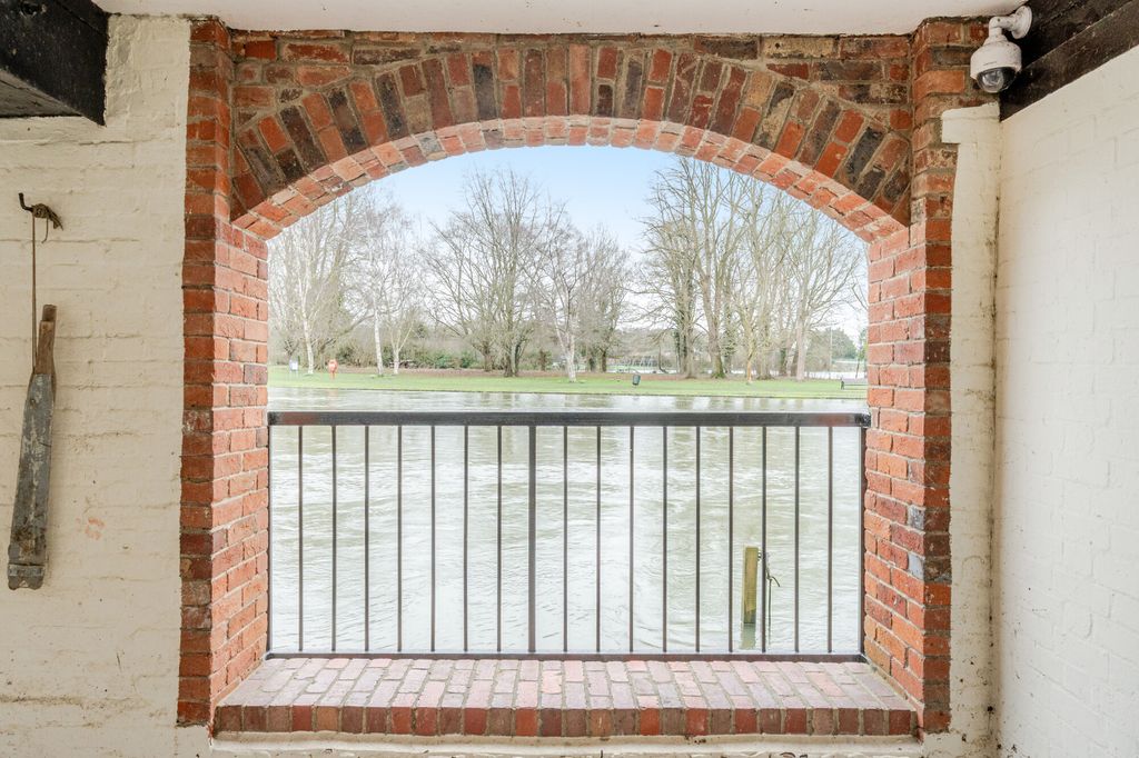 Additional image 3 of 2 bed town house for saleEast St. Helen Street, Abingdon OX14