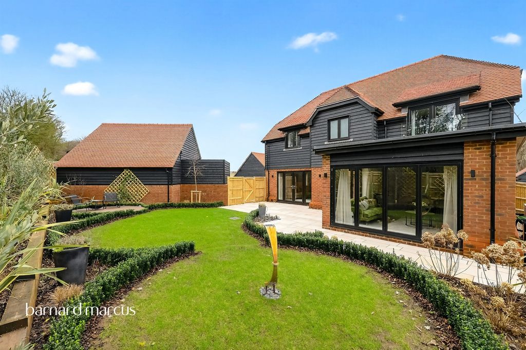 Additional image 30 of 4 bed detached house for saleHuntersfield Farm, Fairlawn Road, Banstead SM7