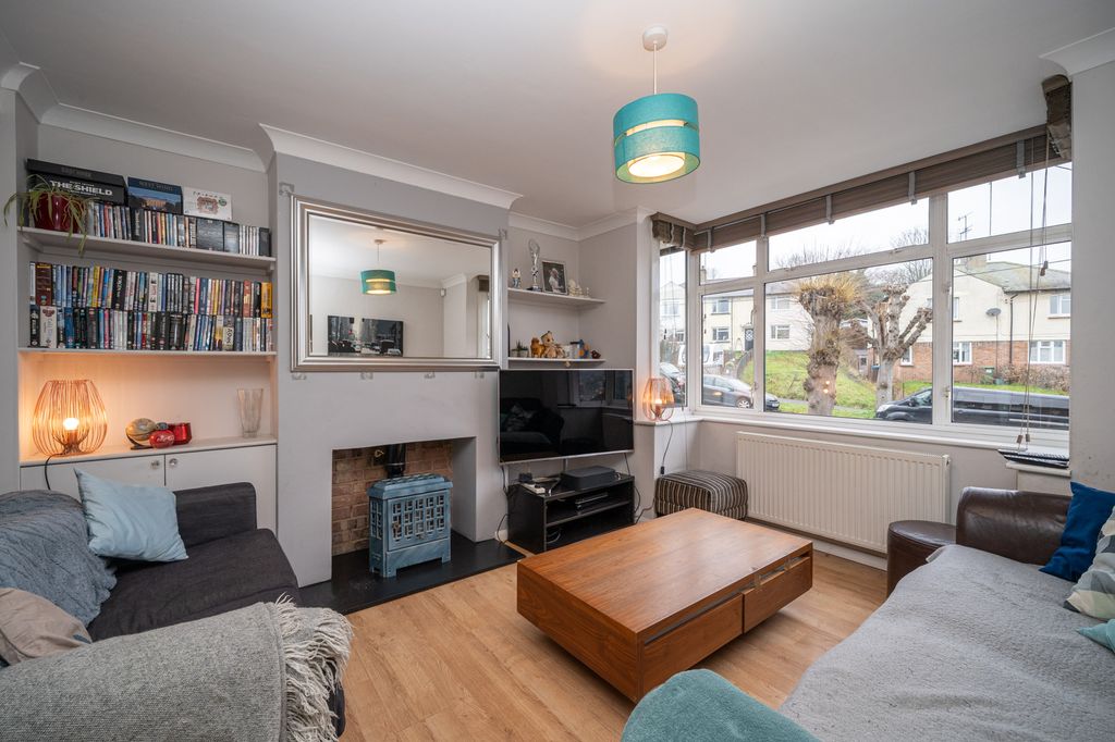 Additional image 2 of 4 bed semi-detached house for saleWoodlands Avenue, Berkhamsted HP4