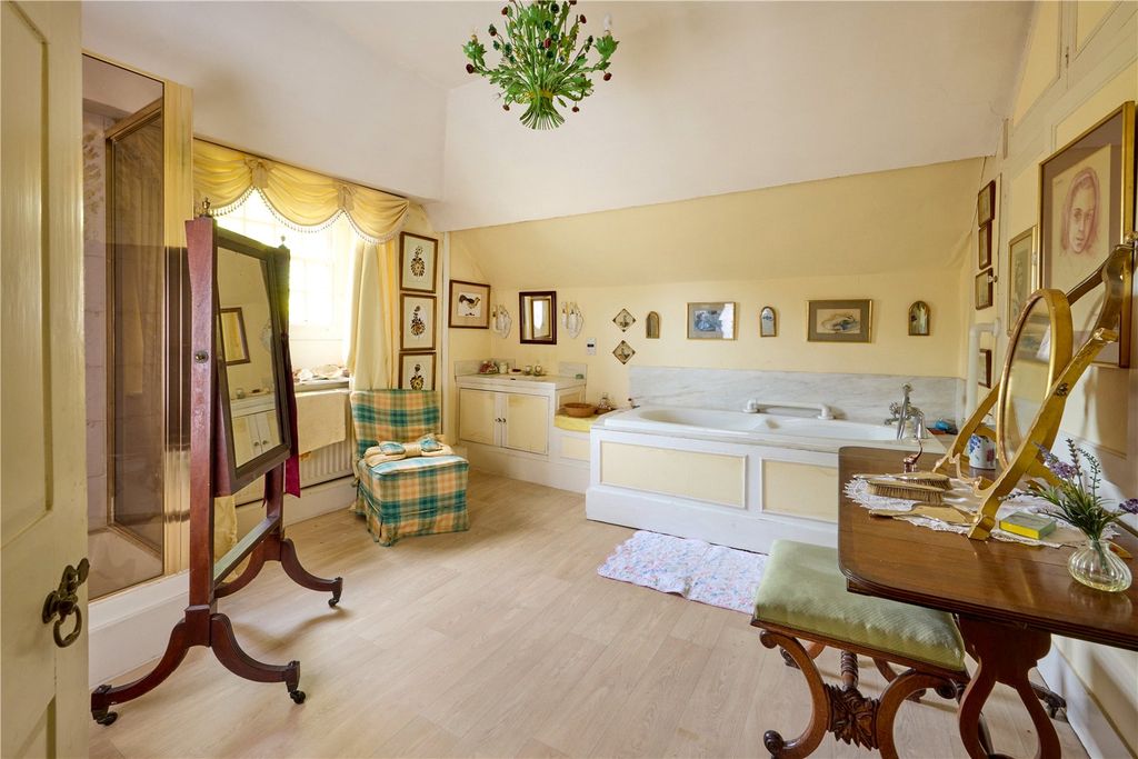 Additional image 13 of 6 bed semi-detached house for saleBroad Street, Bampton, Oxfordshire OX18